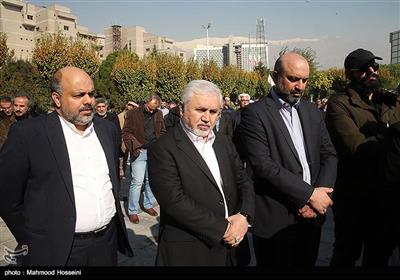 ‎علی دارابی معاون استان های سازمان صدا و سیما در مراسم تشییع پیکر زنده‌یاد مجید اوجی تهیه کننده تلویزیون