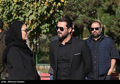 پژمان بازغی و لاله اسکندری در مراسم تشییع پیکر زنده‌یاد مجید اوجی تهیه کننده تلویزیون