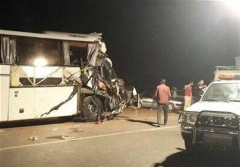 ایران: پاکستانی زائرین سے بھری ایرانی بس اور ٹرالر کے مابین تصادم؛ 4 جاں بحق 21 زخمی
