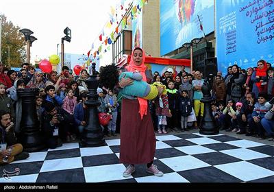 بیست و ششمین جشنواره بین المللی تئاتر کودک و نوجوان همدان