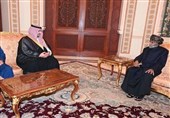 دیدار نماینده عربستان با پادشاه عمان در خصوص پرونده یمن