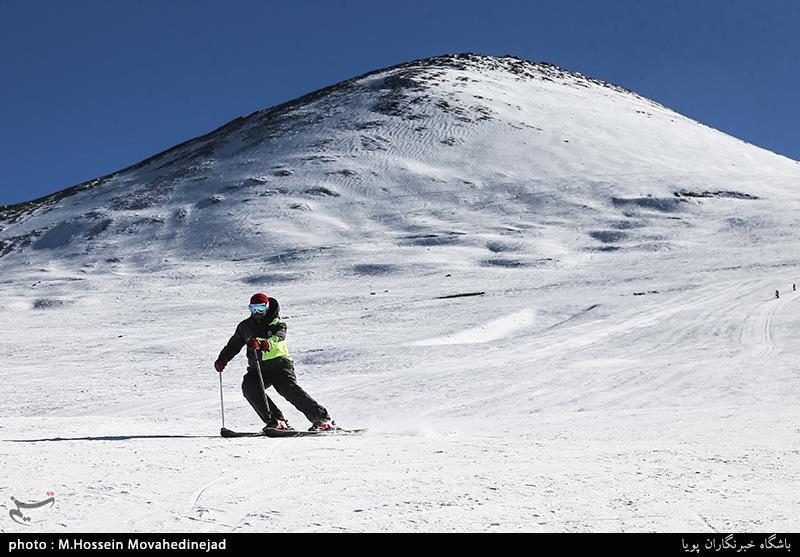 حدود 100 کوهنورد در برف توچال گرفتار شدند/ آمادگی 2 بیمارستان برای پذیرش مصدومین احتمالی