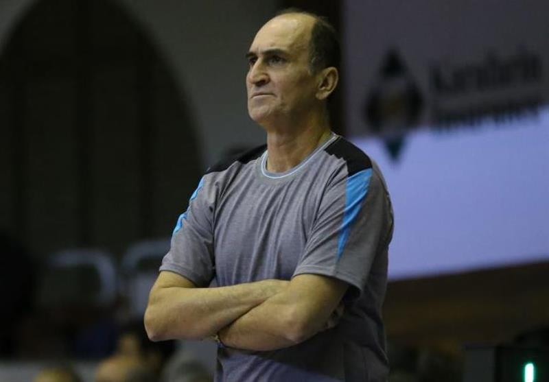 ایزدپناه: حق بسکتبال، بلاتکلیفی نیست/ احتمال پیروزی تیم ملی، پنجاه پنجاه است