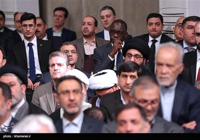 الامام الخامنئي يستقبل رؤساء السلطات الثلاث والضيوف المشاركين في مؤتمر الوحدة الاسلامية