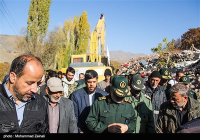 حضور سرلشکر سلامی فرمانده کل سپاه پاسداران انقلاب اسلامی در مناطق زلزله زده شهرستان میانه