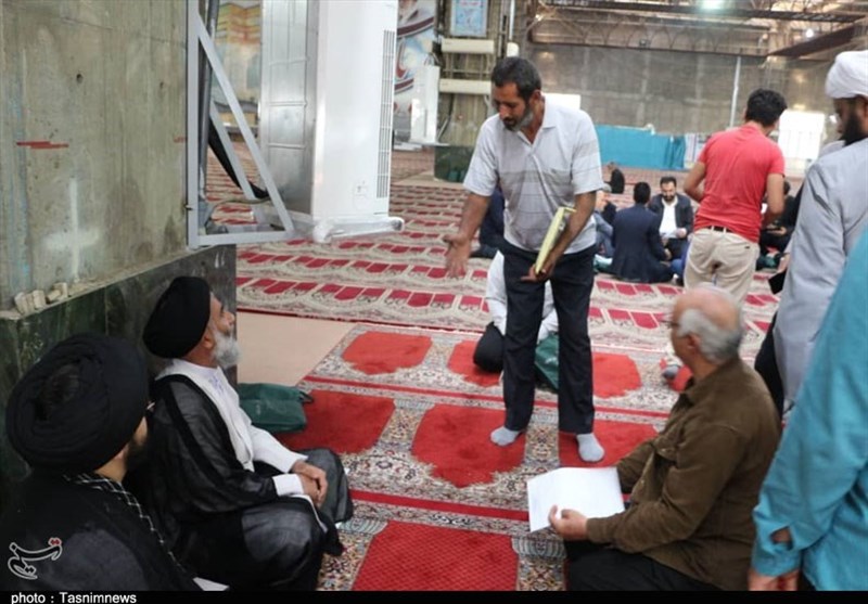استمرار میز خدمت دستگاه‌های خوزستان در نماز جمعه؛ مدیران بی‌واسطه پای دغدغه مردم نشستند + تصاویر