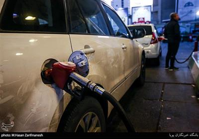 وضعیت پمپ بنزین های تهران پس از اعلام سهمیه بندی با کارت سوخت