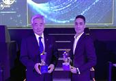 هادی‌پور جایزه بهترین ورزشکار مرد را از فیزو دریافت کرد