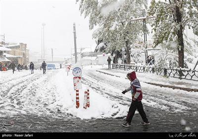 تساقط الثلوج الخریفیة فی طهران