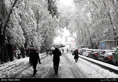 تساقط الثلوج الخریفیة فی طهران