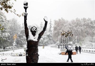 تساقط الثلوج الخریفیة فی طهران
