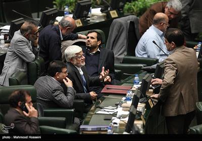 محمدرضا عارف در اولین جلسه علنی مجلس شورای اسلامی بعد از سهمیه بندی بنزین