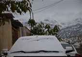 بارش نخستین برف پاییزی در یاسوج؛ مدارس ابتدایی بویراحمد تعطیل شد + تصاویر
