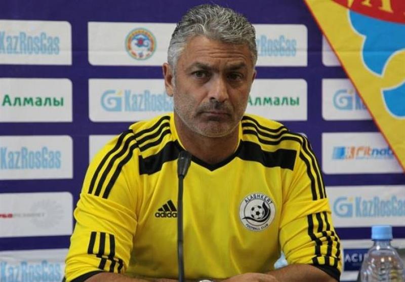 اعلام آمادگی سرمربی تیم ملی ارمنستان برای استعفا بعد از دو بازی!