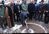 کلنگ احداث نخستین واحد در مناطق زلزله‌زده آذربایجان شرقی به زمین زده شد+تصاویر‌