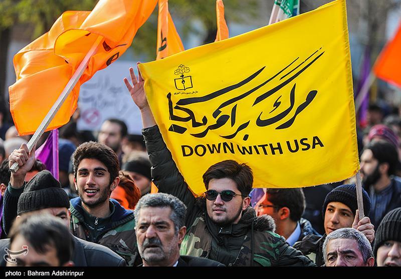 راهپیمایی باشکوه مردم کرمان علیه اغتشاشگران / ‌محکومیت ‌‌اقدامات آشوبگرانه اشرار و بدخواهان نظام + فیلم