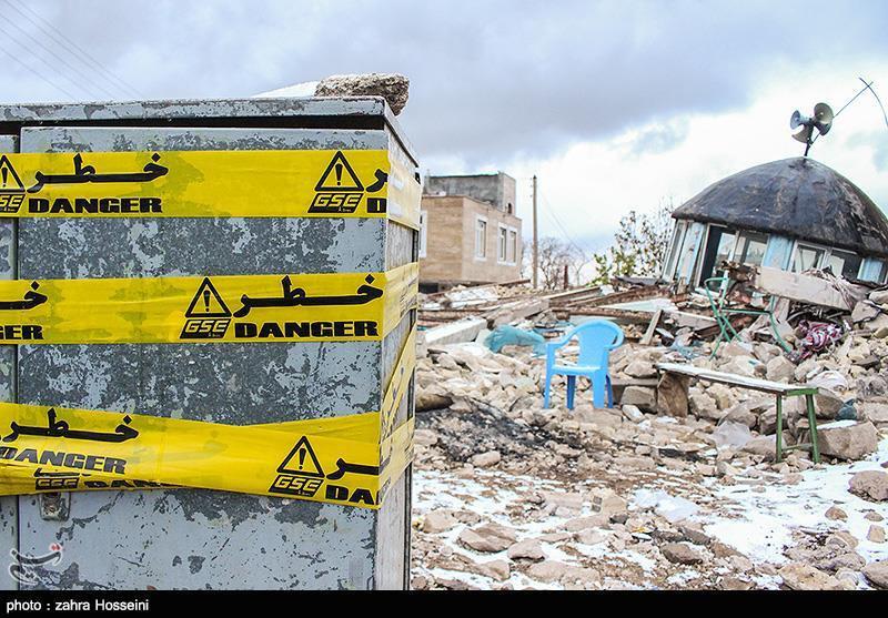 بیش از یک ماه از زلزله آذربایجان شرقی گذشت/ گلایه برخی زلزله‌زدگان از زندگی در زیر چادر+فیلم