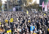 حضور حماسی مردم اصفهان در راهپیمایی علیه اغتشاشگران / ندای «مرگ بر فتنه‌گر» از «شهر شهیدان» برخاست‌ + فیلم
