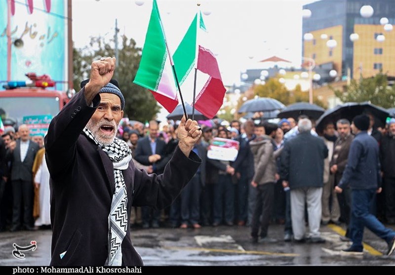 ‌حماسه‌ای‌ به یادماندنی در راهپیمایی مردم کرمان / اعلام انزجار مردم از هنجارشکنان + تصاویر