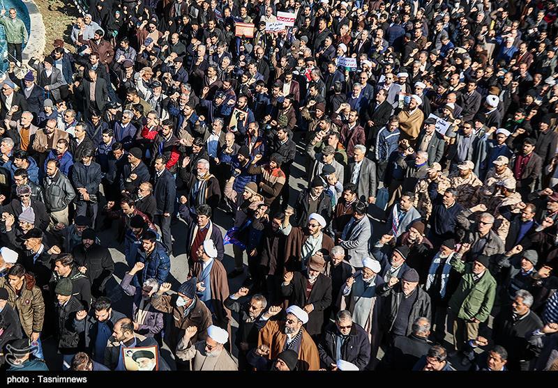 اصفهان| مشق وحدت و استکبار ستیزی مردم فولادشهر در محکومیت اغتشاشات اخیر