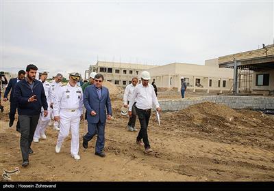 فرمانده نیروی دریایی ارتش از روند احداث بیمارستان فوق تخصصی سیدالشهدا در بندرعباس بازدید کرد. 