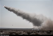 شلیک سامانه موشکی مرصاد ۱۶ به سمت اهداف پروازی در مرحله نهایی رزمایش پدافند هوایی مدافعان آسمان ولایت ۹۸