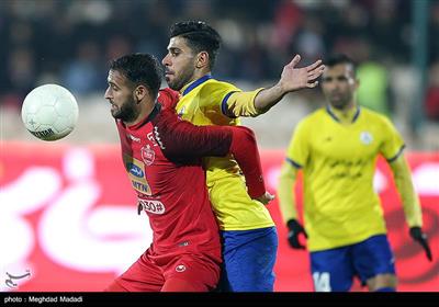 دیدار تیم‌های فوتبال پرسپولیس و نفت مسجدسلیمان