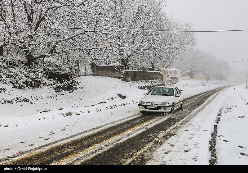 برف و باران در جاده‌های بیش از 10 استان