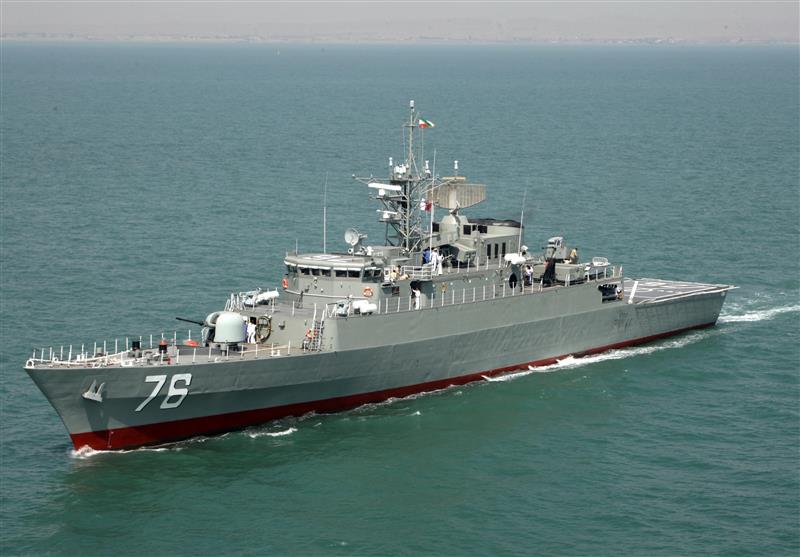 Iranian Navy Shoos Away Pirates in Red Sea