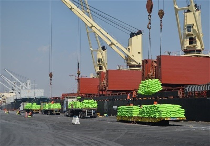 پهلوگیری نخستین کشتی 32هزارتنی برنج ‌در بندر بوشهر/ 4 کشتی دیگر تا پایان سال پهلو می‌گیرد‌