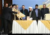 رونمایی از مجموعه آثار علوم انسانی توسط حجت الاسلام سید ابراهیم رئیسی در افتتاحیه پنجمین کنگره بین المللی علوم انسانی اسلامی