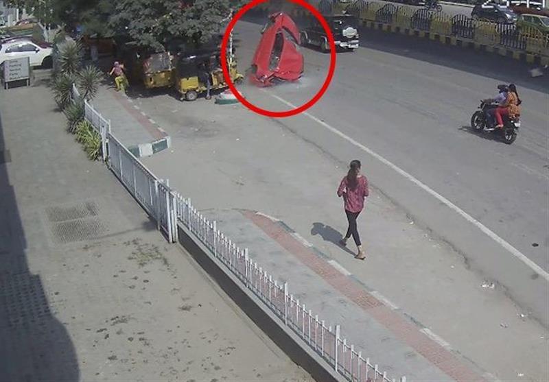 Car Flies Off Overpass, Kills Pedestrian in Freak Accident in India (+Video)