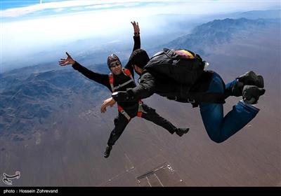 Basij Special Forces Take Aerial Practice