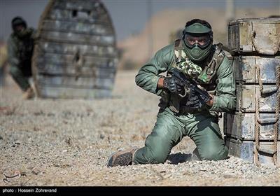 Basij Special Forces Take Aerial Practice