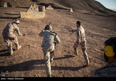 Basij Special Forces Take Aerial Practice