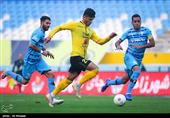 دیدار تیم‌های فوتبال سپاهان و پیکان در جام حذفی - اصفهان