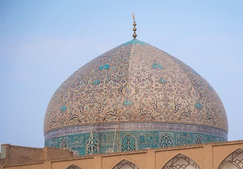 اصفهان| چرا چهره گنبد مسجد تاریخی شیخ لطف الله دو رنگ شد؟