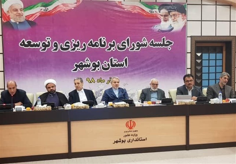 دولت‌مردان در تصمیم گیری‌های خود به کل استان بوشهر توجه کنند