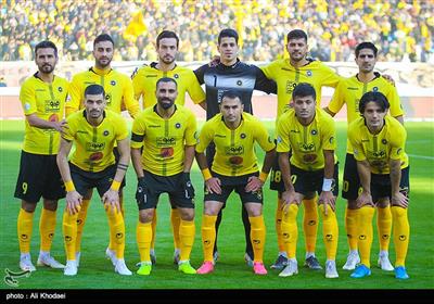دیدار تیمهای فوتبال سپاهان اصفهان و استقلال تهران