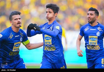 دیدار تیمهای فوتبال سپاهان اصفهان و استقلال تهران