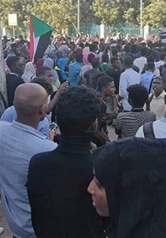هزاران سودانی خواستار محاکمه سران نظام عمرالبشیر شدند