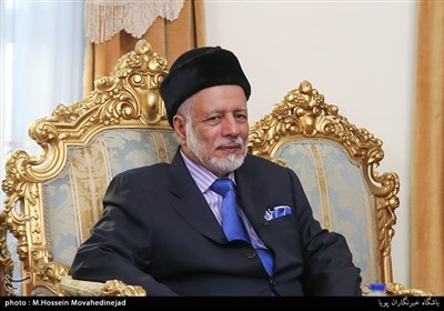 شمخاني يستقبل وزير الخارجية العماني