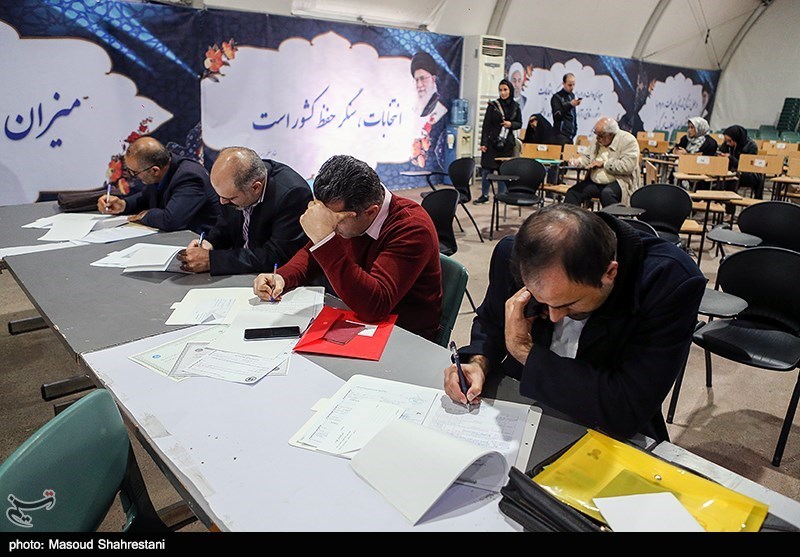 انتخابات 98 - یزد| 25 نفر برای انتخابات مجلس ثبت نام کردند؛ 5 نفر در حال نام نویسی