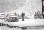 کولاک شدید برف در شهرستان کوهرنگ؛ 2 گردنه برف‌گیر مسدود شد‌