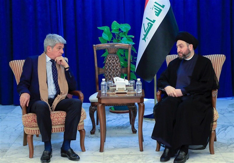 حکیم در دیدار با سفیر فرانسه: دولت آتی عراق، دولتی موقت خواهد بود