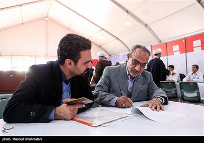 ثبت نام محمدرضا خباز در یازدهمین دوره انتخابات مجلس شورای اسلامی - فرمانداری تهران