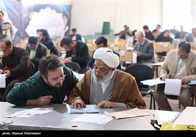 ثبت نام حجت الاسلام مرتضی آقاتهرانی در یازدهمین دوره انتخابات مجلس شورای اسلامی - فرمانداری تهران 