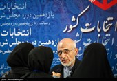 سیدمصطفی میرسلیم در جمع خبرنگاران پس از ثبت‌نام در یازدهمین دوره انتخابات مجلس شورای اسلامی 