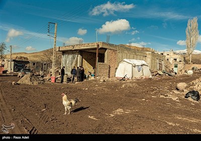 روستای ورنکش میانه یک ماه پس از زلزله