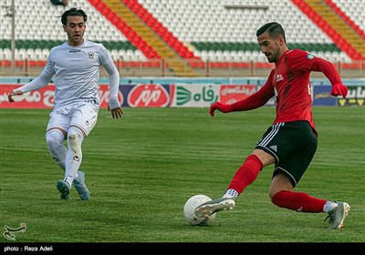 دیدار تیمهای فوتبال تراکتور تبریز و شاهین بوشهر